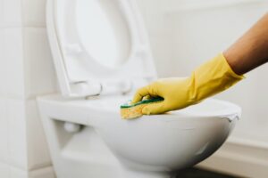Tackling Bathroom Buildup Without Harsh Scrubbing