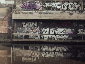 Removing Built-Up Grime From Common Areas
